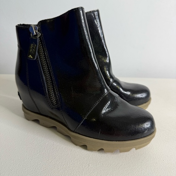 Sorel Girls Joan of Arctic Wedge Ii Zip Boots Patent Leather Black Size 4 - Picture 4 of 7